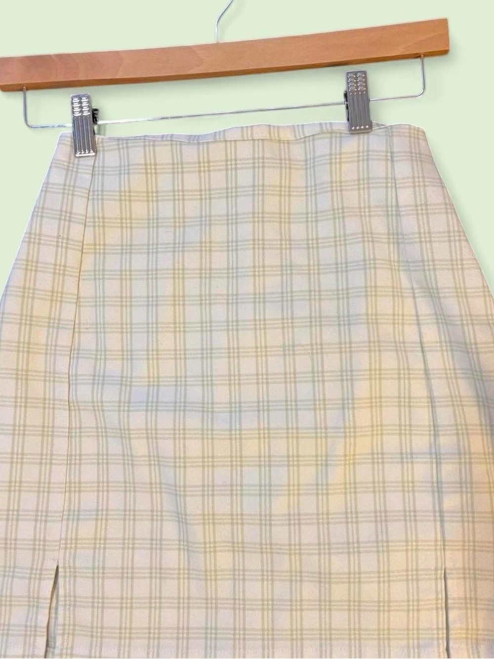 Brandy Melville Plaid Mini Skirt in Cream and Light Green